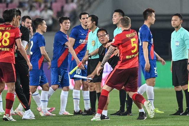 欧冠-福登破门哲凯赖什戴帽 曼城1-4葡萄牙体育